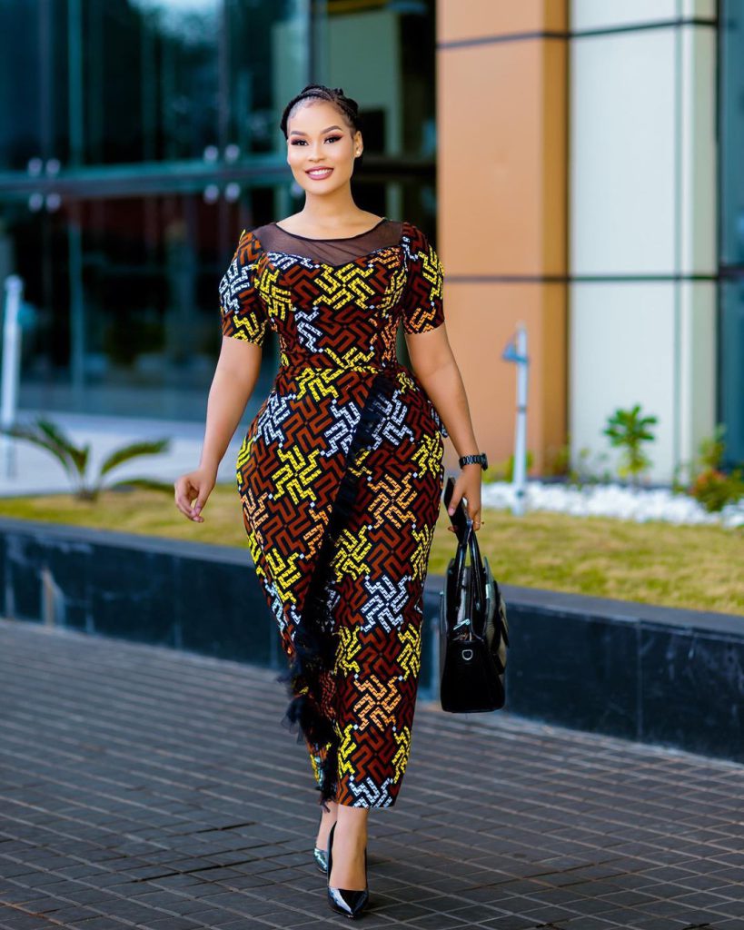 Hamisa Mobetto's Stunning African Fashion Styles 2024